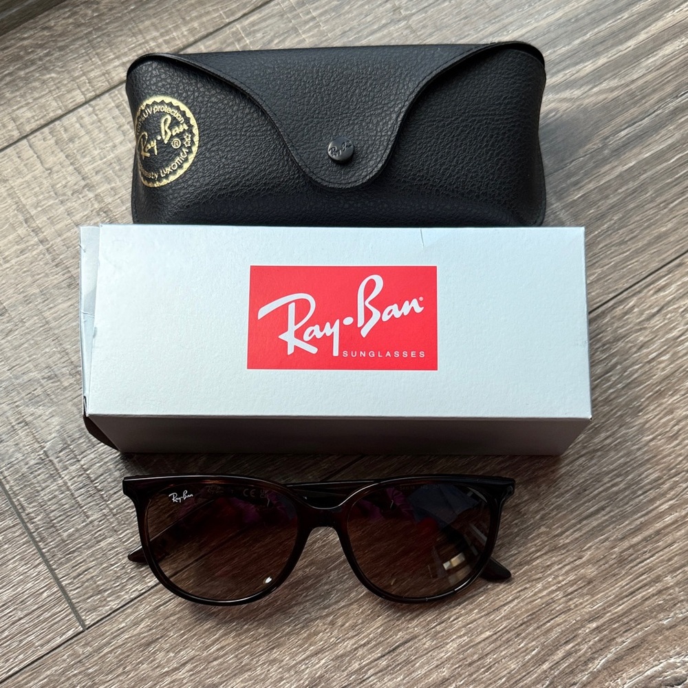 Ray-Ban Classic 54 MM Sunglasses with Case